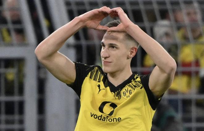 进球后比心,马特乌斯:这至少说明施洛特贝克很喜欢在这踢球