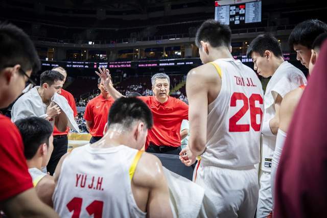 最新排名!日本领跑,韩国第2,中国男篮2胜2负第3,再赢1场出线