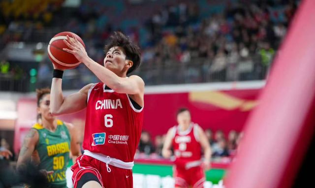 中国女篮全新阵容亮相!宫鲁鸣拒绝输球,李月汝回归首秀