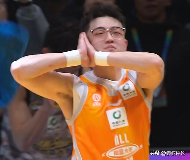 张鼎岩加冕CBA扣篮王引热议! 球迷吐槽连续“跃人”动作审美疲劳