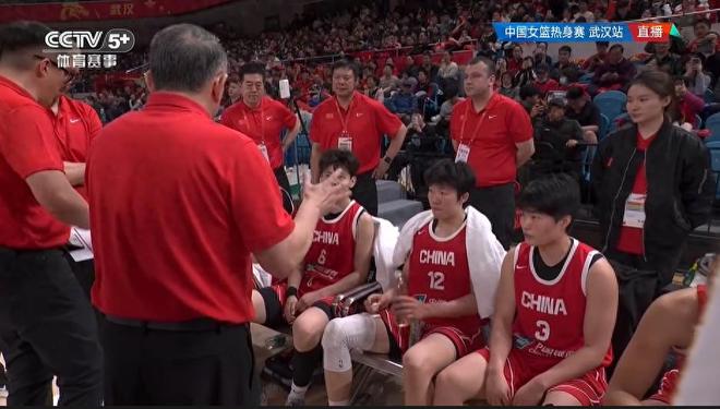 辜负宫鲁鸣!26分钟8中1+三分4中0,球迷:没篮子,比李缘还差