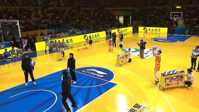 封神了!15中13!胡明轩,牛逼!