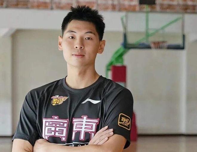 广东男篮崔永熙复出时间确定,郭昊文遭桃色雷锤,山东新援将到位