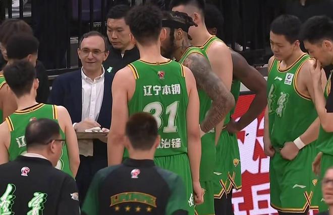 辽宁男篮轻取广州,赵继伟23分鄢手骐13+4攻防一体,徐昕15+10