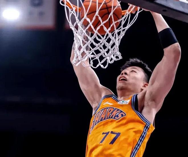 上海111-71战胜四川 球员评价:8人优秀,2人及格,2人低迷