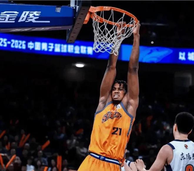 上海97-81战胜广东 球员评价:4人优秀,5人及格