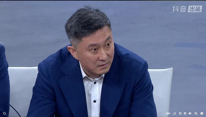 广东惨败揪出最大祸首！大输篮板26个，是他拒绝签高大外援坑球队