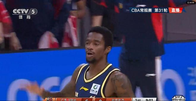 重回巅峰!10中6砍17分+血帽周琦赵睿,球迷赞:可以重回国家队了