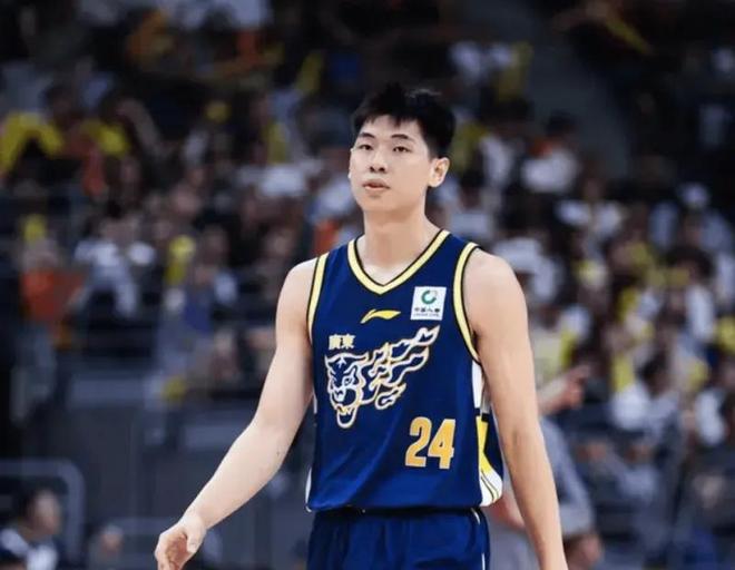 崔永熙进攻爆表，防守成隐患！不敢发力横移差，别让他防重点人了