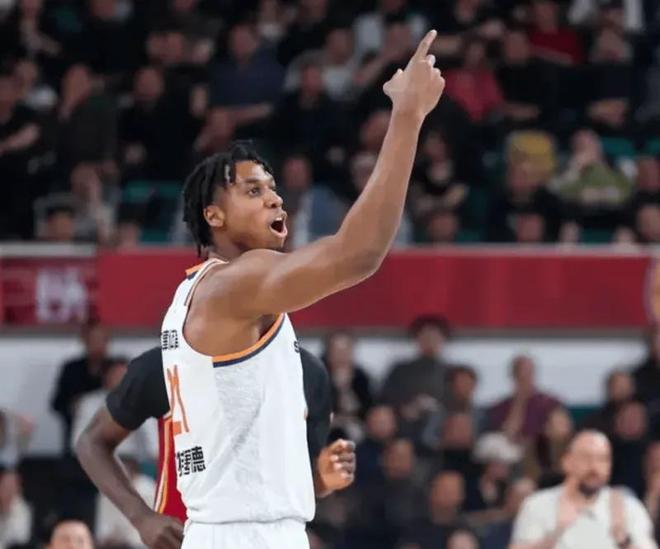 上海112-96天津 球员评价:6人优秀,2人及格,偰李永炜低迷