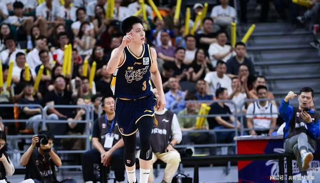 CBA最新排名!北京升第4,广东第5,辽宁冲第8,6队哄抢第12名