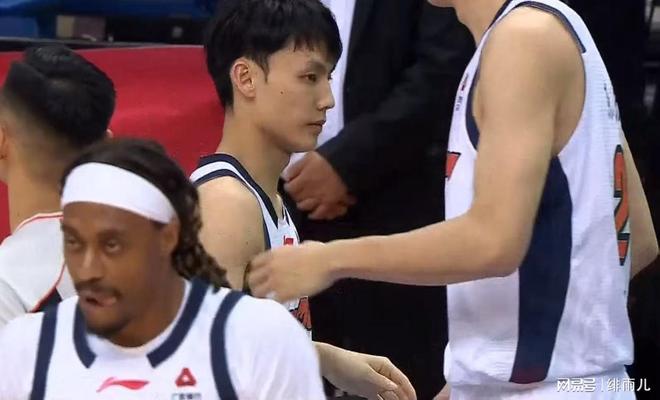 香饽饽！广东冠军锋线狂轰33+5+4，朱芳雨有望完成截胡？