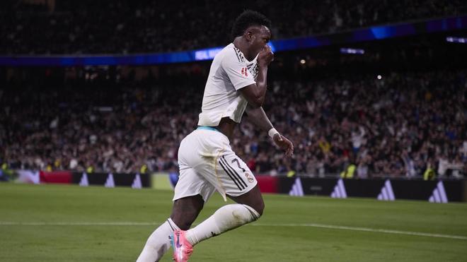 范德法特：维尼修斯很惹人烦，他一碰就倒然后希望对手被罚下