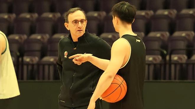 辽篮VS山东机会难得!杨鸣坚定支持母队,若要拒绝两连败需做好4点