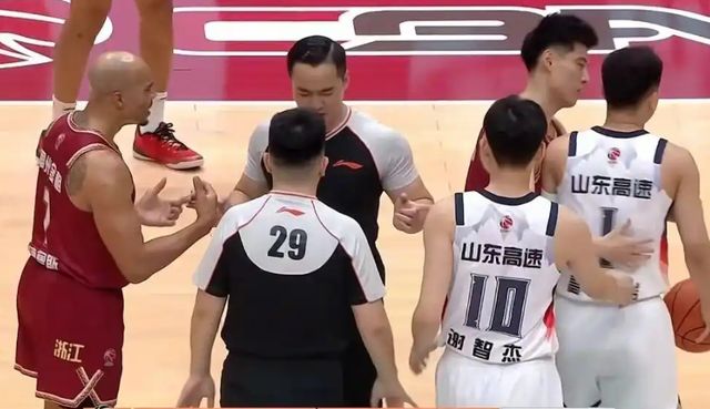 山东男篮23分惨败浙江稠州,心凉了,邱彪或已对球队失去控制