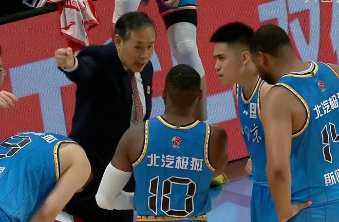 北京男篮报价NBL总决赛MVP后卫，场均27+10，转让费百万美元