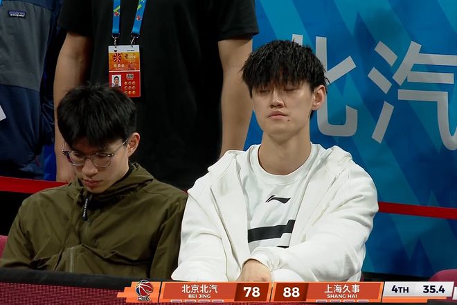 王哲林24+17力压周琦，19连胜！冠军外援9记三分