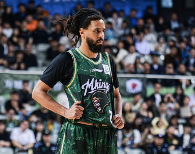 只打一场CBA0分离开！说唱歌手科尔宣布：因工作签证无缘后续比赛