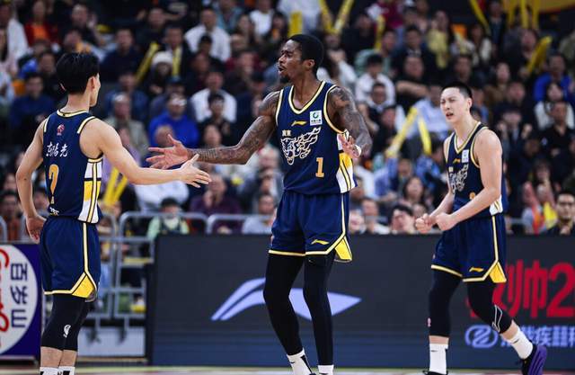 四外援全部留队！曝广东男篮没有新外援计划，杜锋目标打进四强？