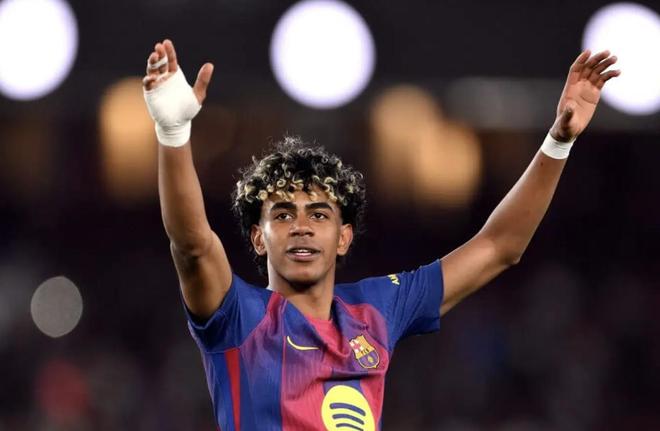 消息人士：巴萨的首要目标是欧冠冠军；今夏在英格兰进行集训