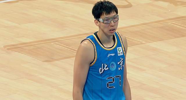 麦基10中9，北京男篮17分大胜青岛 周琦斩获两双 边缘外援复苏