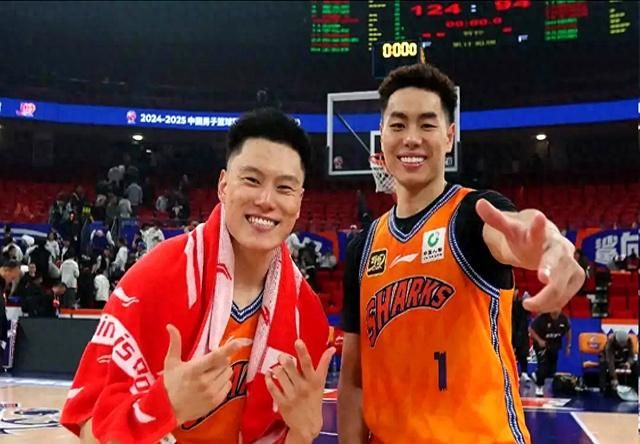 还不召进国家队？单赛季三分60.5%，球迷喊话郭导：用他替胡明轩