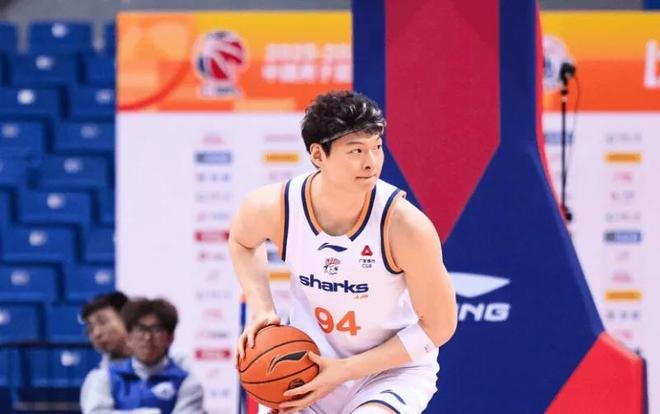 上海90-89广州 球员评价:4人优秀,4人及格,2人低迷