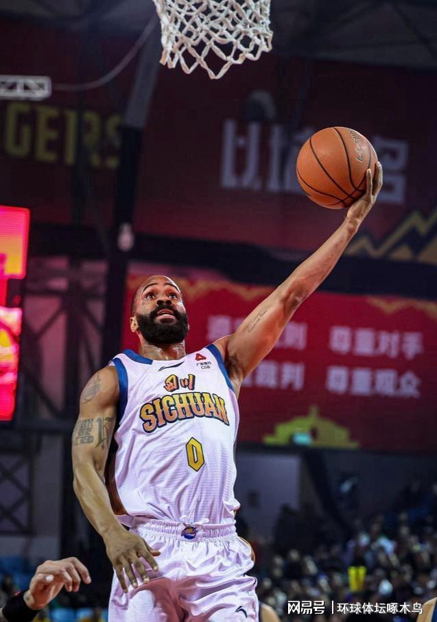 大卫-詹姆斯26分 CBA天津男篮100-84四川 凯尔-维纳莱斯33分