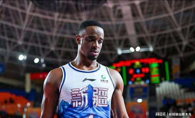 纳托尔32分8板6助 CBA新疆男篮96-104深圳 史密斯45分