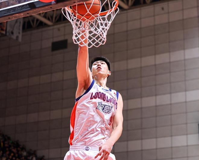 随着广州惜败、深圳取胜，CBA又乱了！广东保住四强，广州没戏了