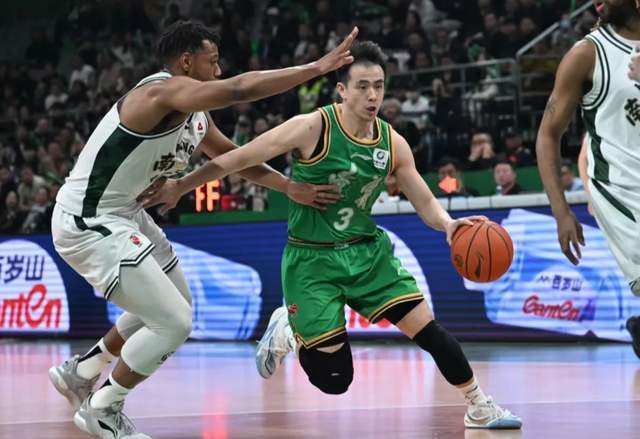 CCTV5直播！辽宁VS浙江卡位战，赵继伟渐入佳境，乌戈猛攻内线？