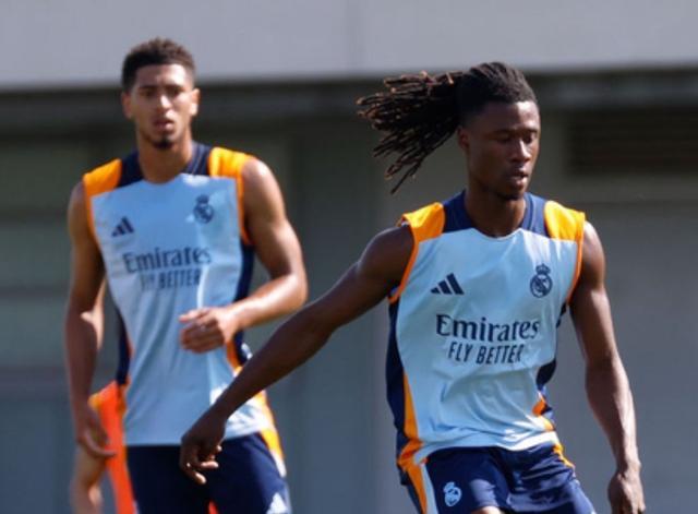 皇马欧冠出局惹众怒!卡马文加染红,贝林厄姆无语:这就是个笑话