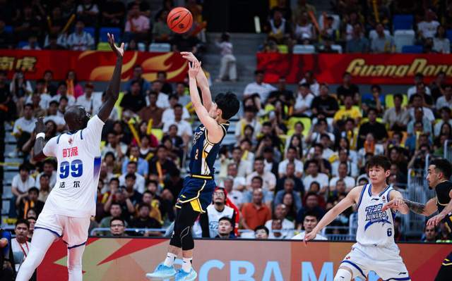 广东主场迎战福建冲击五连胜！焦泊乔正式复出，杜锋全力保住前四