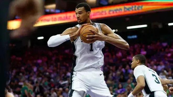 10-0！！这还怎么打！太狠了太狠了...