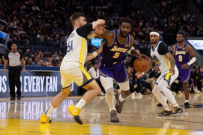 打爆了勇士内线！如今湖人必须要给先发中锋提供足够的支持才行？