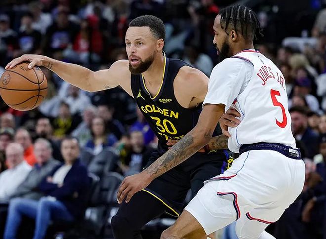 尴尬！库里复出后战绩为1胜3负，球队以三连败收尾！