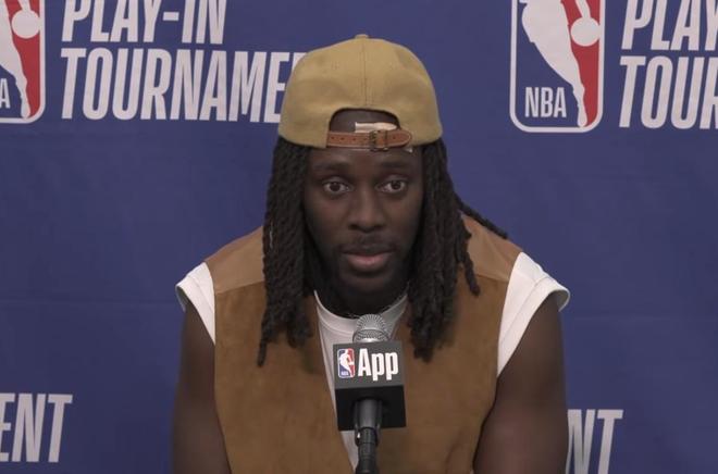 霍勒迪：阿夫迪亚整晚都扛着球队前行，打马刺关键要做好防守