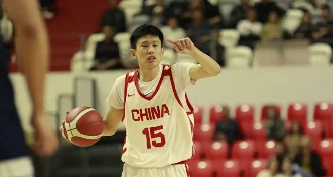 不只国产库里威少结合体，简直就是国产乔丹，11岁打14岁的杨瀚森