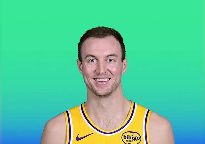 场均9.7分到15分：一个替补的季后赛跃迁公式