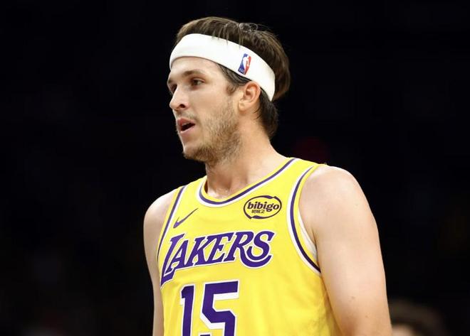 Shams:里夫斯最早5月初才能复出,将缺席首轮大部分比赛