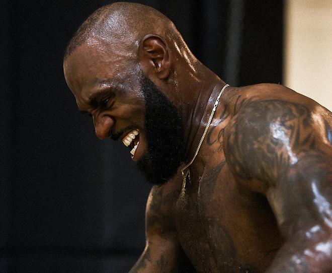 湖人备战火箭！东契奇一喜一忧，里夫斯有望复出，老詹生病了