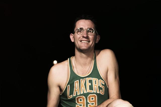 湖人在明尼阿波利斯的5个总冠军 到底该不该属于湖人?