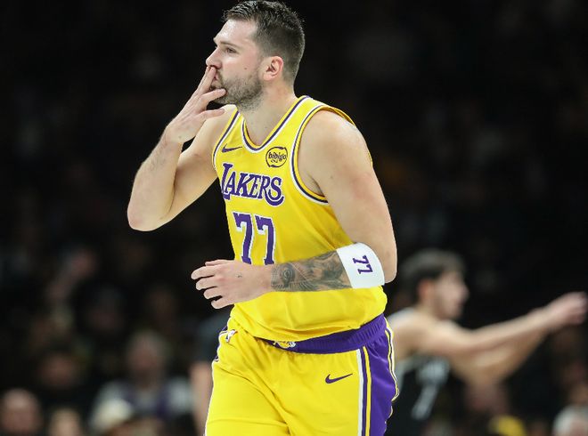 湖人128-117步行者3喜1忧!肯纳德太香,八村垒回暖,里弗斯太迷