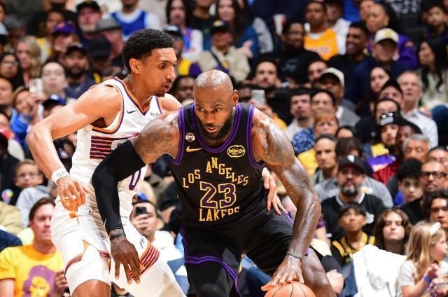 全力詹上线果然凶猛:湖人锁定首轮主场优势