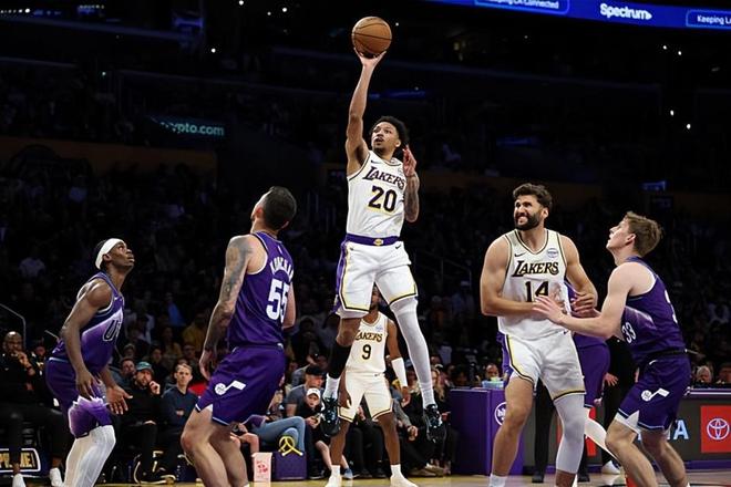 转正后首秀表现还算不错!湖人替补后场新星会成为季后赛的奇兵?