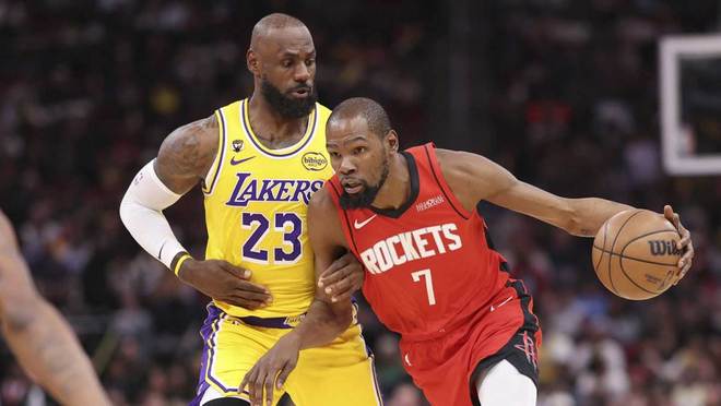 杜兰特盛赞詹姆斯、库里、哈登和威斯布鲁克，称他们继续树立标准