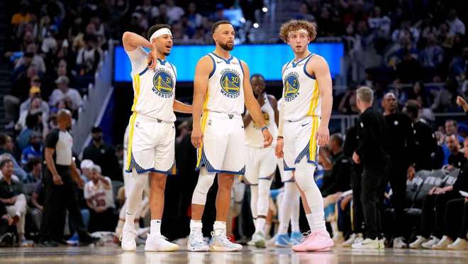 搞笑,勇士队库里在波德齐姆斯基砍30分后:像布克砍70分一样庆祝