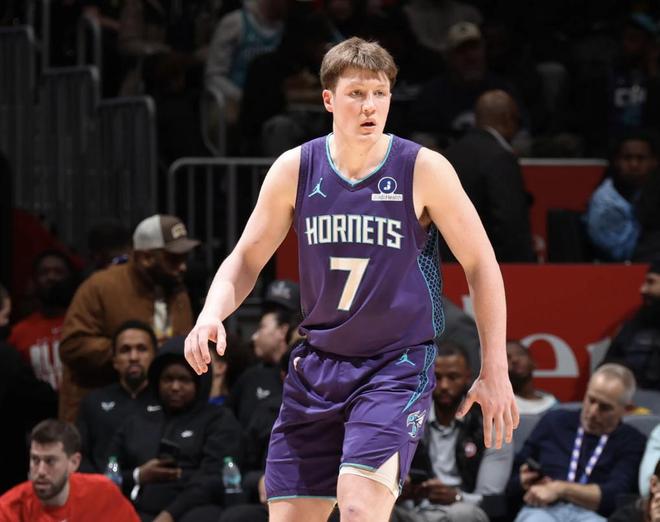 NBA新一期新秀榜:克努佩尔反超弗拉格登顶榜首,埃奇库姆第三