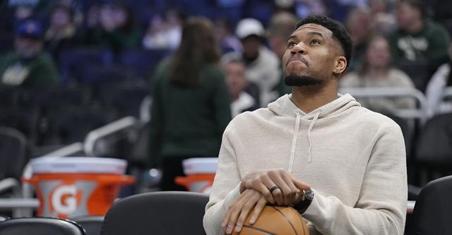 字母哥谈潜在的2.75亿续约：钱对我来说毫无意义 只关心赢球