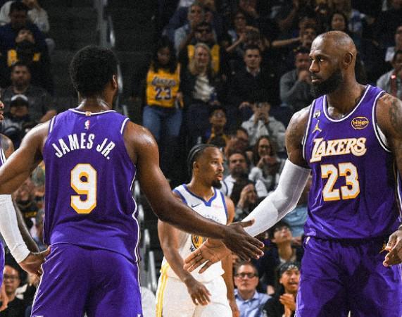 复出高效率，詹姆斯17中11&三分5中3砍26分8板11助2断1帽